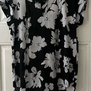 Simply Vera Wang Floral V-Neck Women’s Top